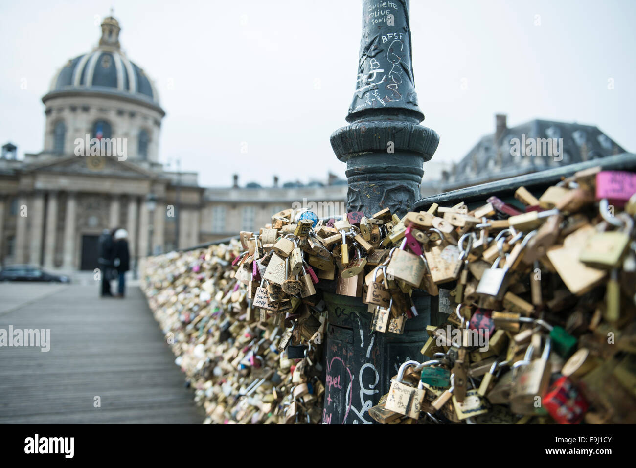 Scènes de la ville de Paris par l'heure le jour de Valentines Banque D'Images