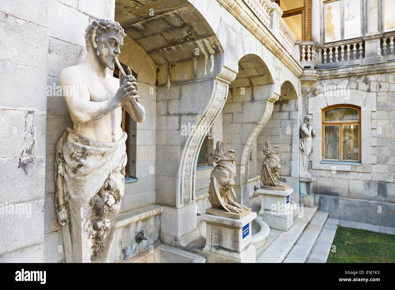 Sculptures de satyre et chimères de la palais Massandra en Crimée Banque D'Images