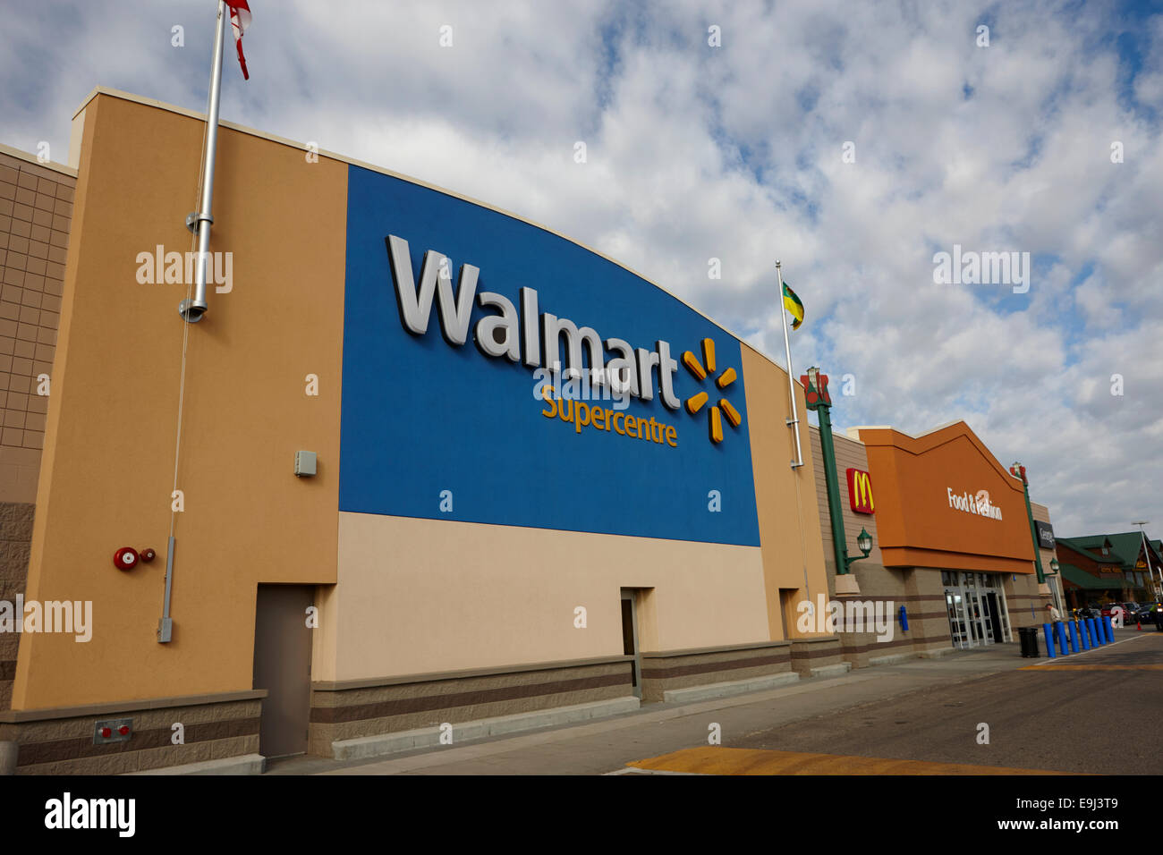 Walmart supercenter Saskatoon Saskatchewan Canada Banque D'Images
