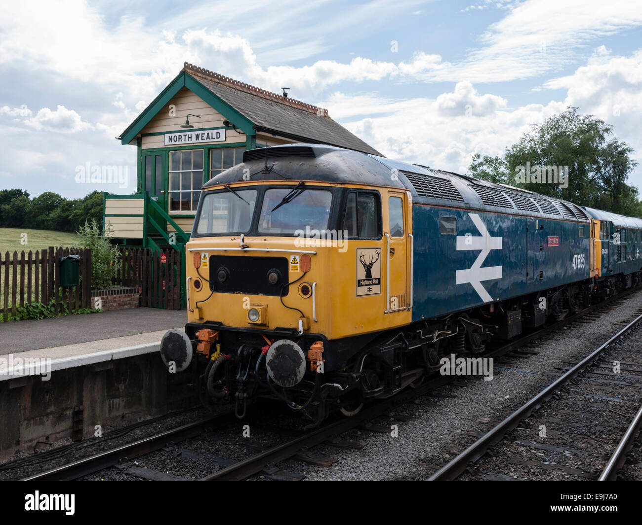 Train Diesel à North Weald station sur le patrimoine d'Epping Ongar Railiway en Essex Banque D'Images