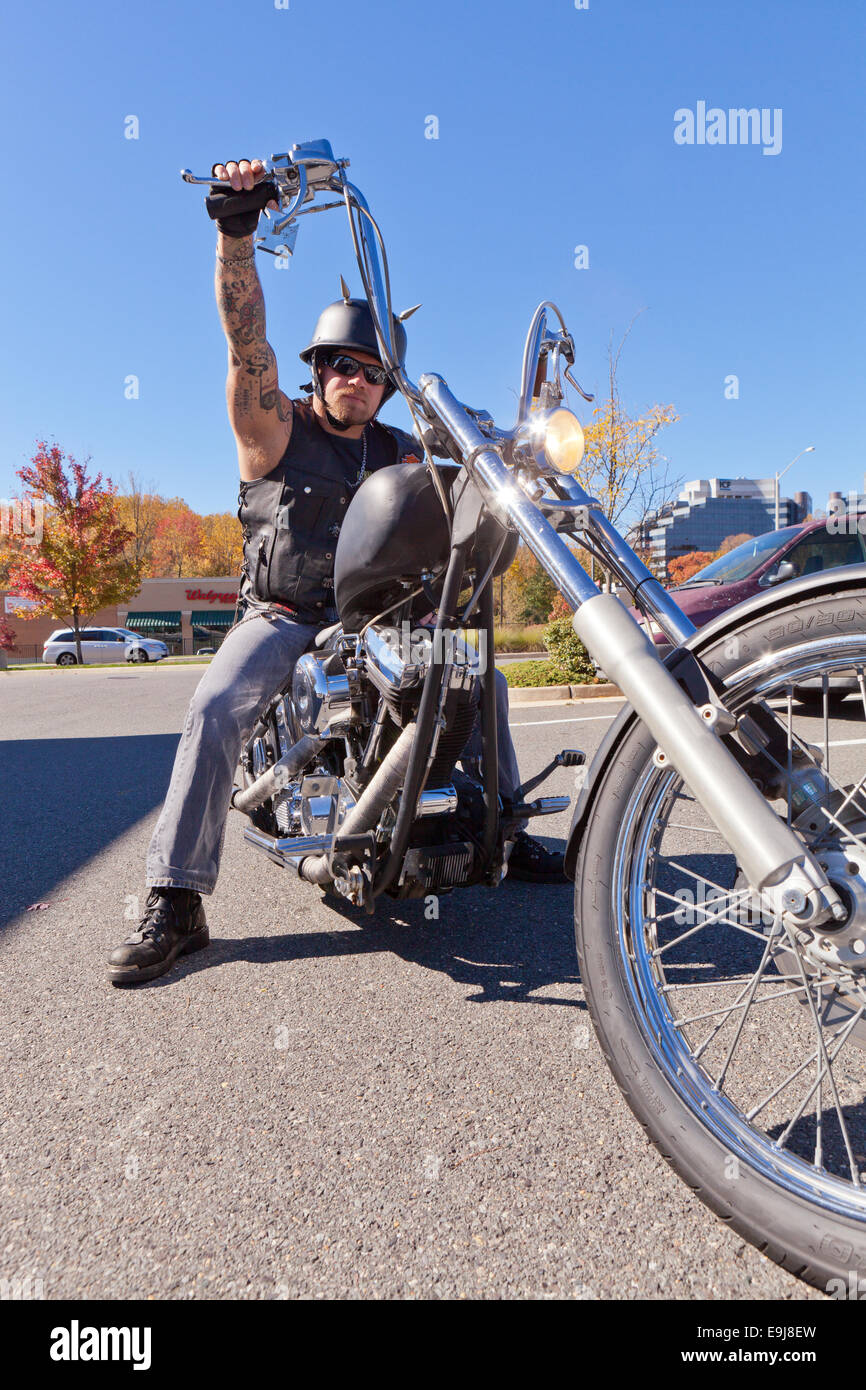 Rider sur moto chopper Harley Davidson - Virginia USA Banque D'Images