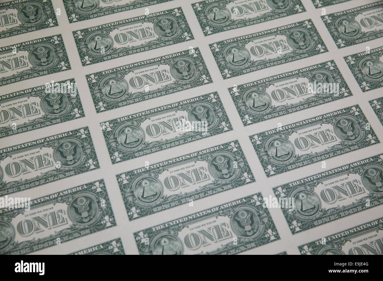 Feuilles non coupées de United States de un dollar (1) projets en cours de production au Bureau de gravure et d'impression au centre-ville de Washin Banque D'Images