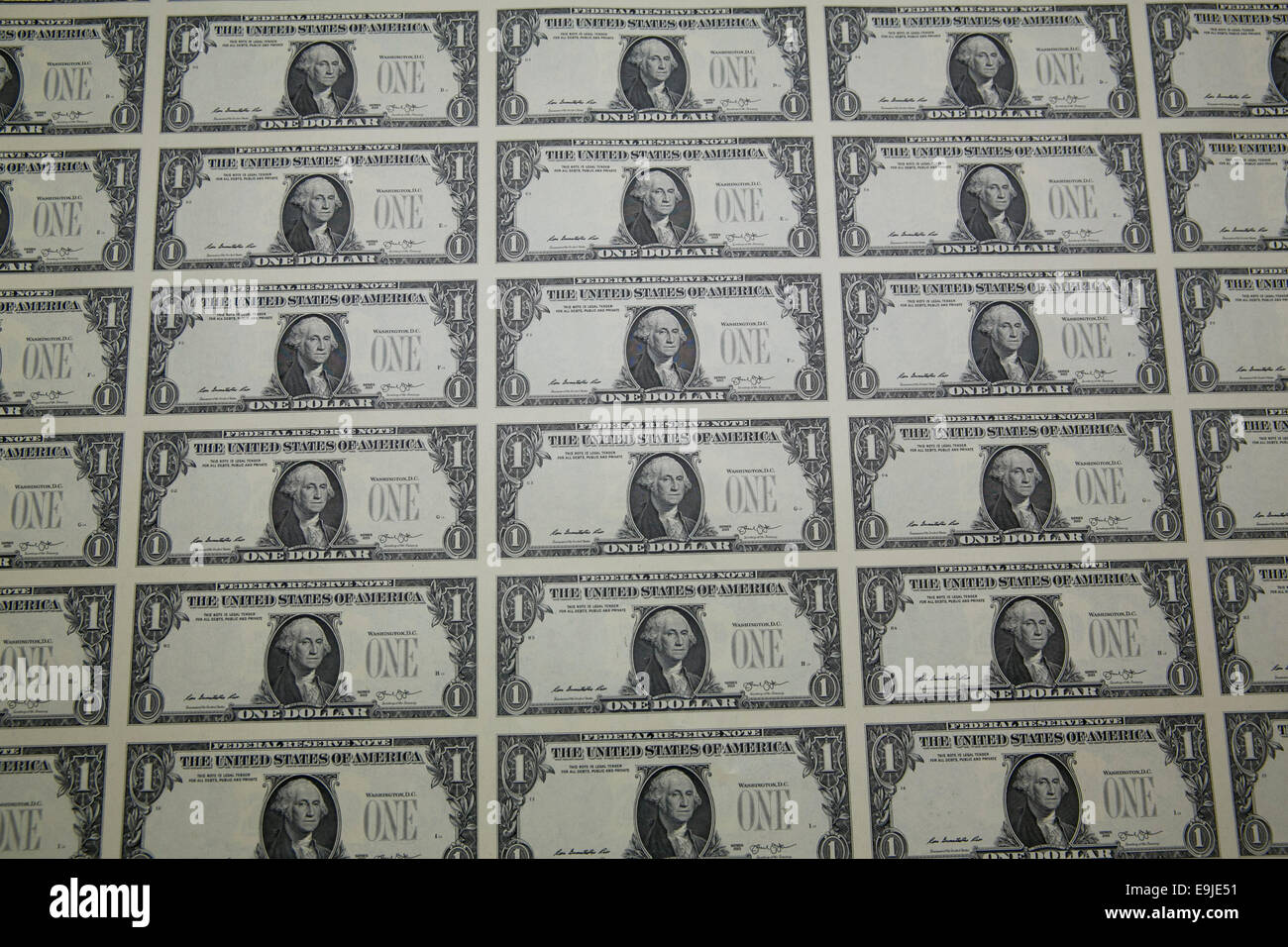 Feuilles non coupées de United States de un dollar (1) projets en cours de production au Bureau de gravure et d'impression au centre-ville de Washin Banque D'Images