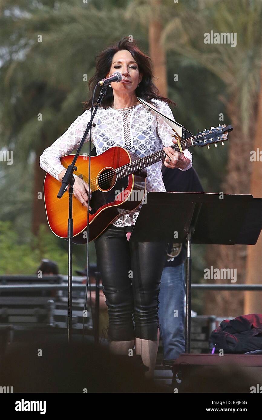 Katey Sagal joue à Stagecoach avec les gardes forestiers et son fils Jackson James White comprend : Katey Sagal Où : Los Angeles, California, United States Quand : 26 Avr 2014 Banque D'Images