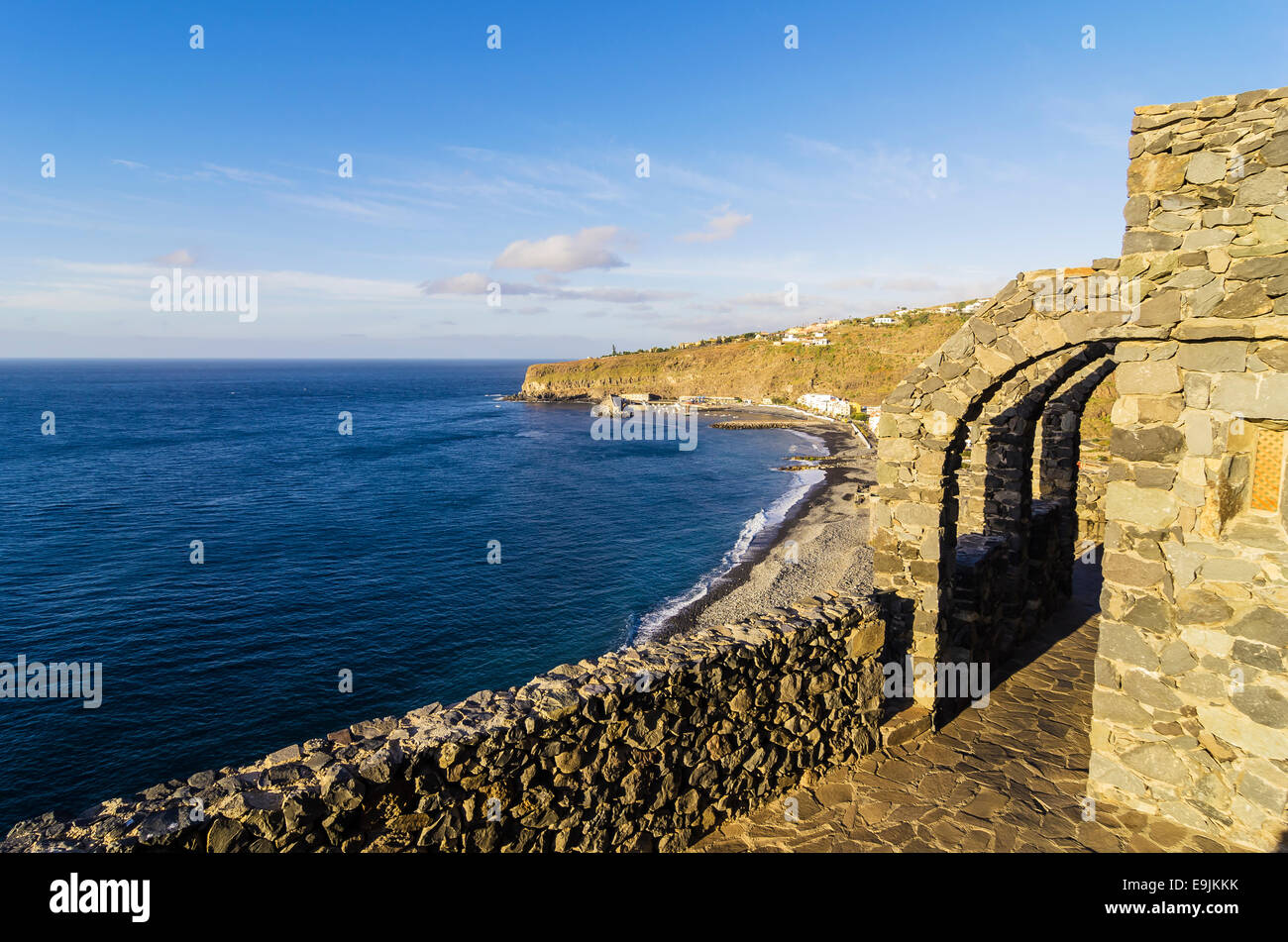 Vue sur la plage et la ville, Laguna de Santiago, La Gomera, Canary Islands, Spain Banque D'Images