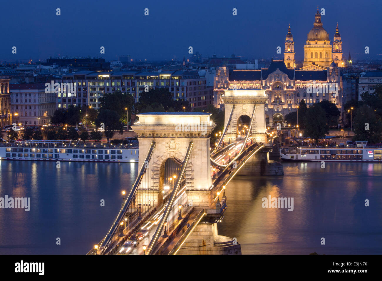 Vieux Pont des Chaînes, sur le Danube, Budapest, Hongrie l'Europe. Banque D'Images