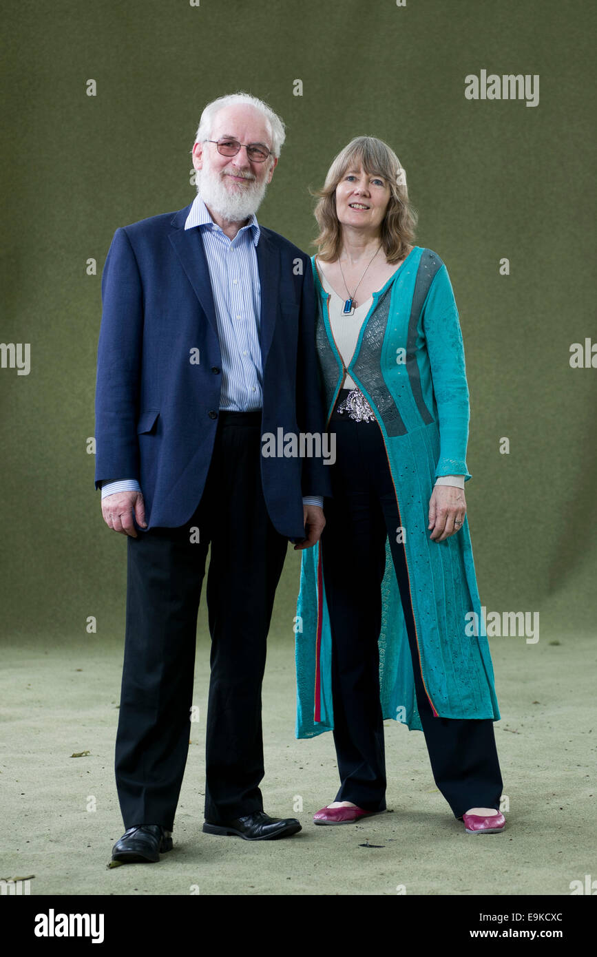 Auteurs David et Hilary Crystal apparaissent à l'Edinburgh International Book Festival. Banque D'Images