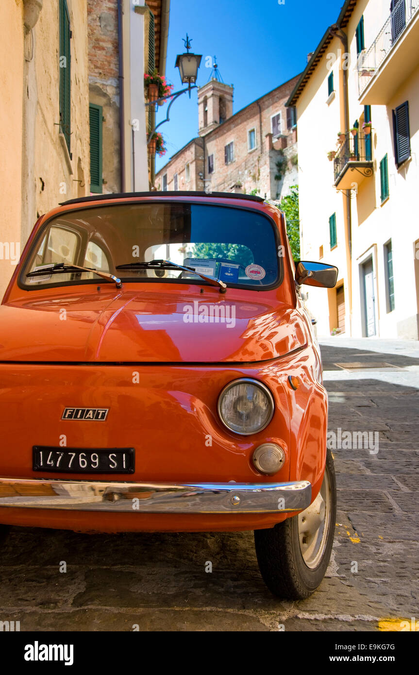 Fiat 500, Montepulciano, Sienne, Toscane, Italie Banque D'Images
