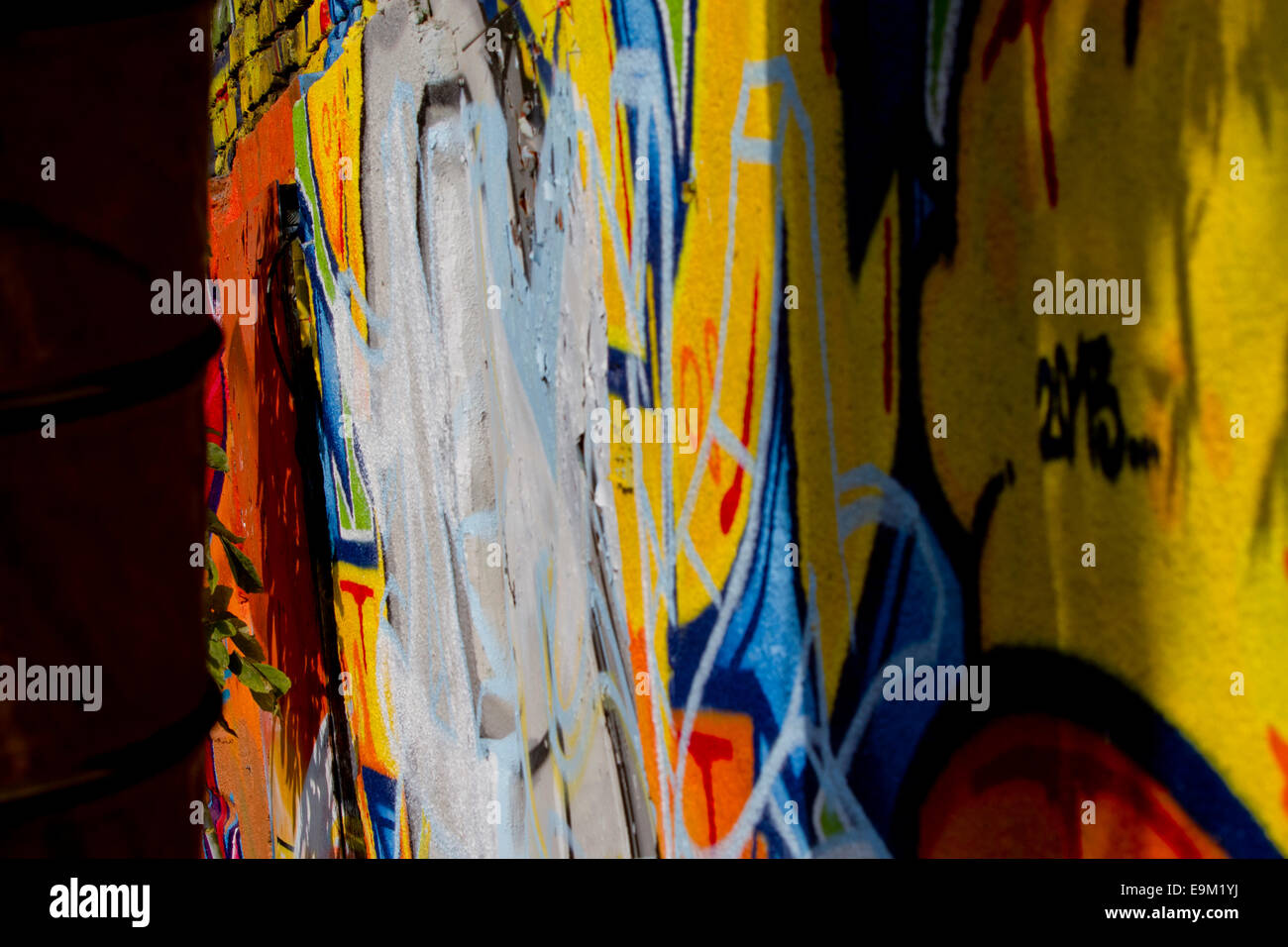 Coloufull lumière ombre graffiti mur de Berlin 2013 Banque D'Images