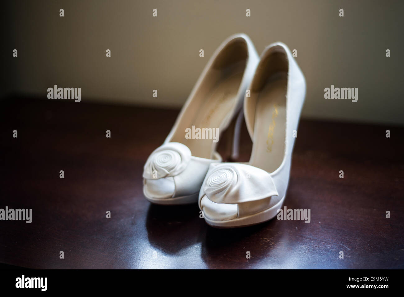 Chaussures de mariage blanc Banque D'Images