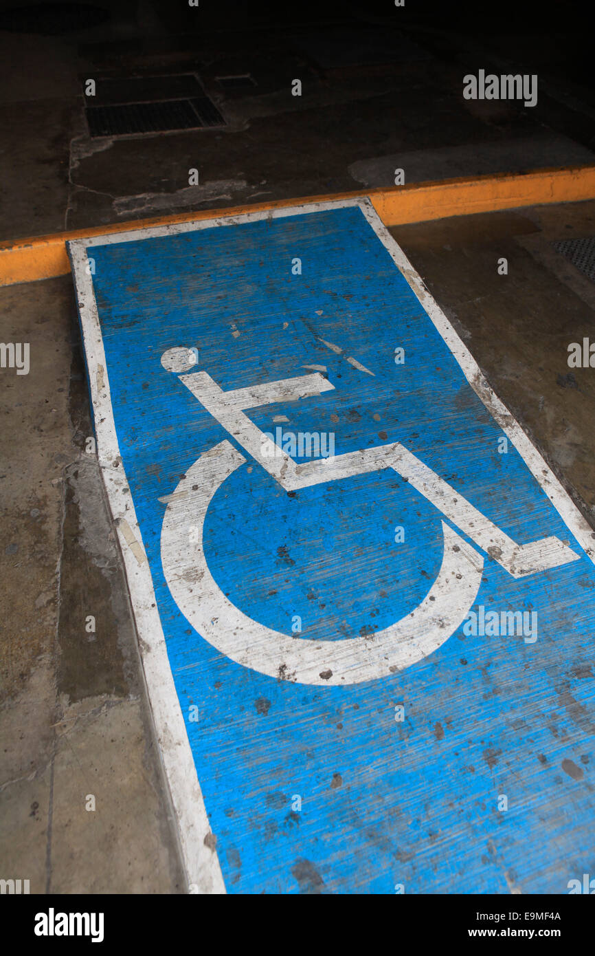Portrait de rampe pour fauteuil roulant Banque D'Images