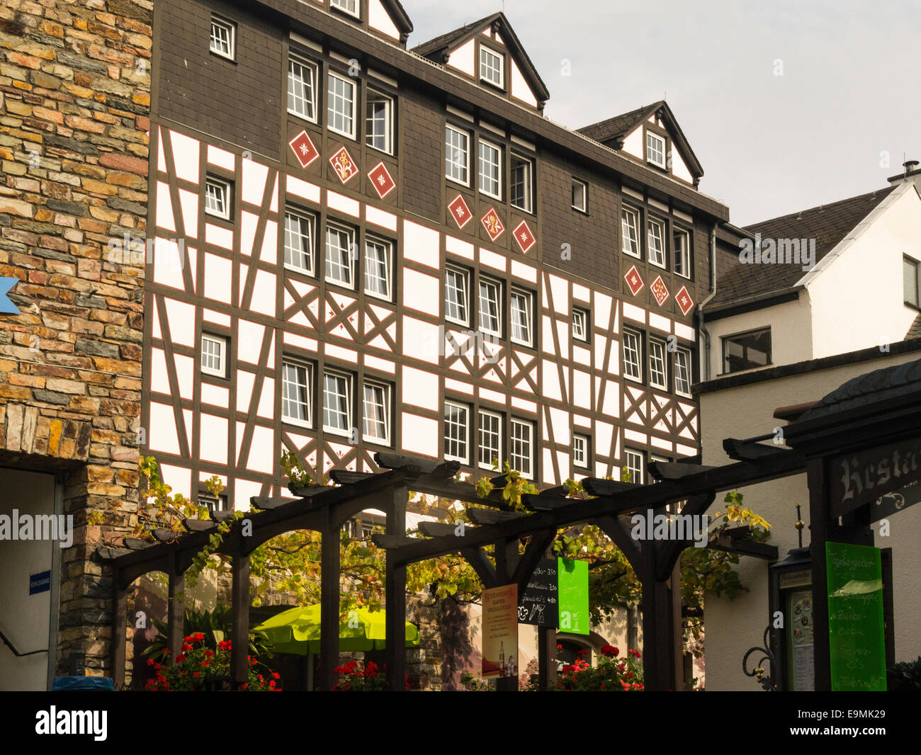 Café en bois traditionnel bâtiment Rudesheim am Rhin Allemagne UE Banque D'Images