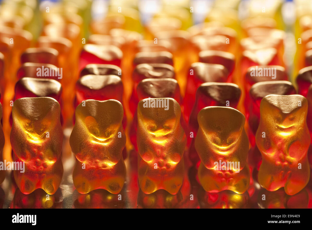 Groupe d'ours Gummi en différentes couleurs Banque D'Images