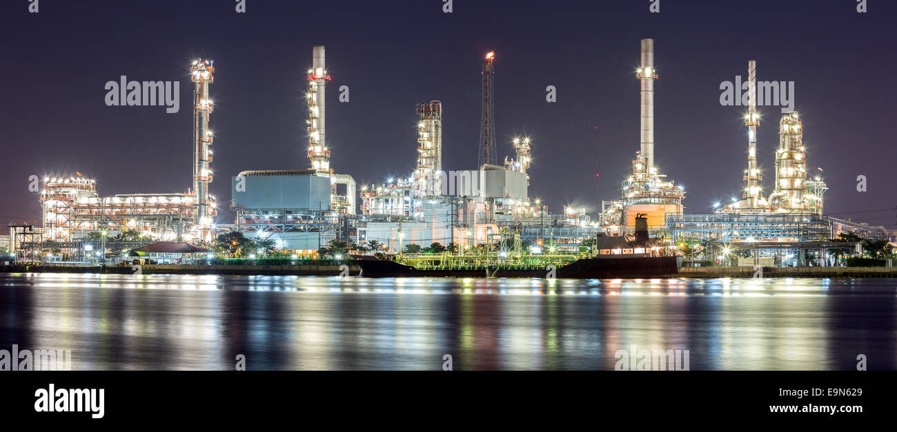 Raffinerie de pétrole panorama Banque D'Images