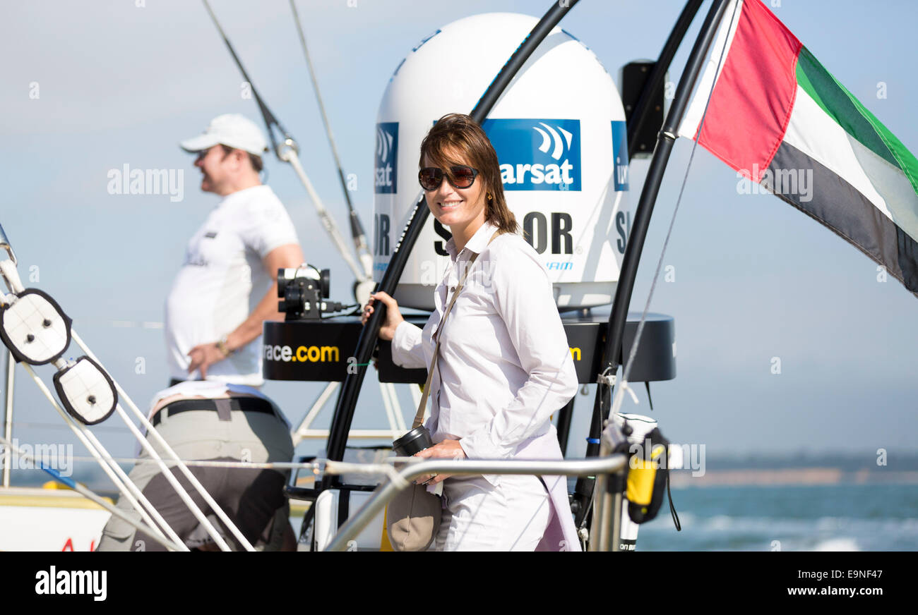 Simon et Yasmin Le Bon à bord d'Azzam pendant le Défi d'Artemis à Aberdeen Asset Management Cowes Week à Cowes sur l'île o Banque D'Images