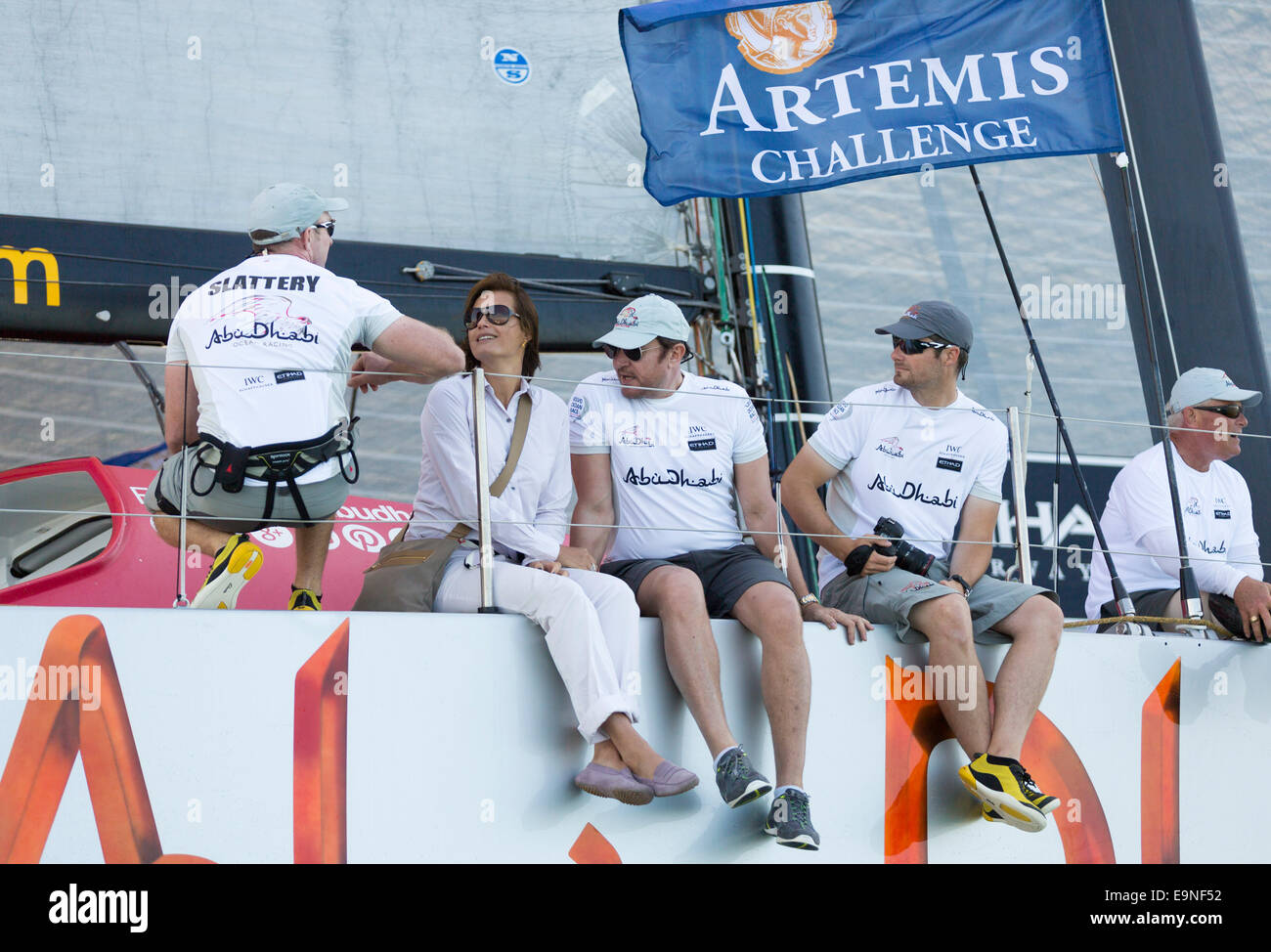 Simon et Yasmin Le Bon à bord d'Azzam pendant le Défi d'Artemis à Aberdeen Asset Management Cowes Week à Cowes sur l'île o Banque D'Images
