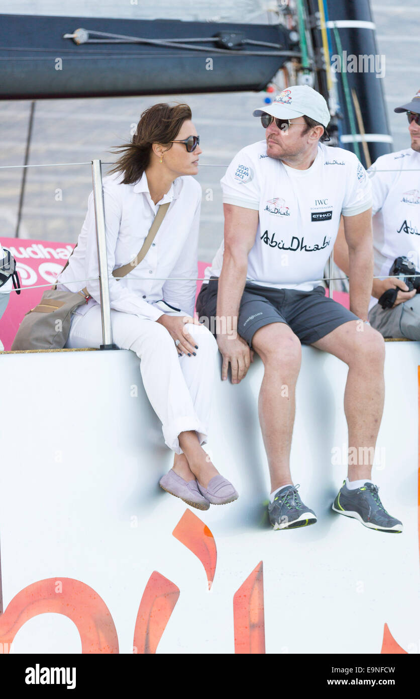Simon et Yasmin Le Bon à bord d'Azzam pendant le Défi d'Artemis à Aberdeen Asset Management Cowes Week à Cowes sur l'île o Banque D'Images