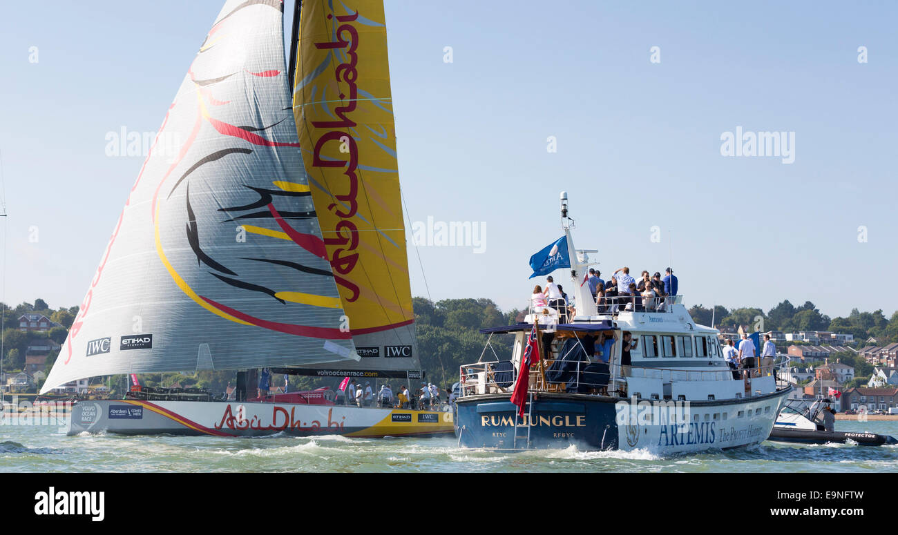 Bateau ou yacht et le Rum Jungle Azzam photographié au cours de l'Artemis Challenge à Aberdeen Asset Management Cowes Week dans la Vache Banque D'Images