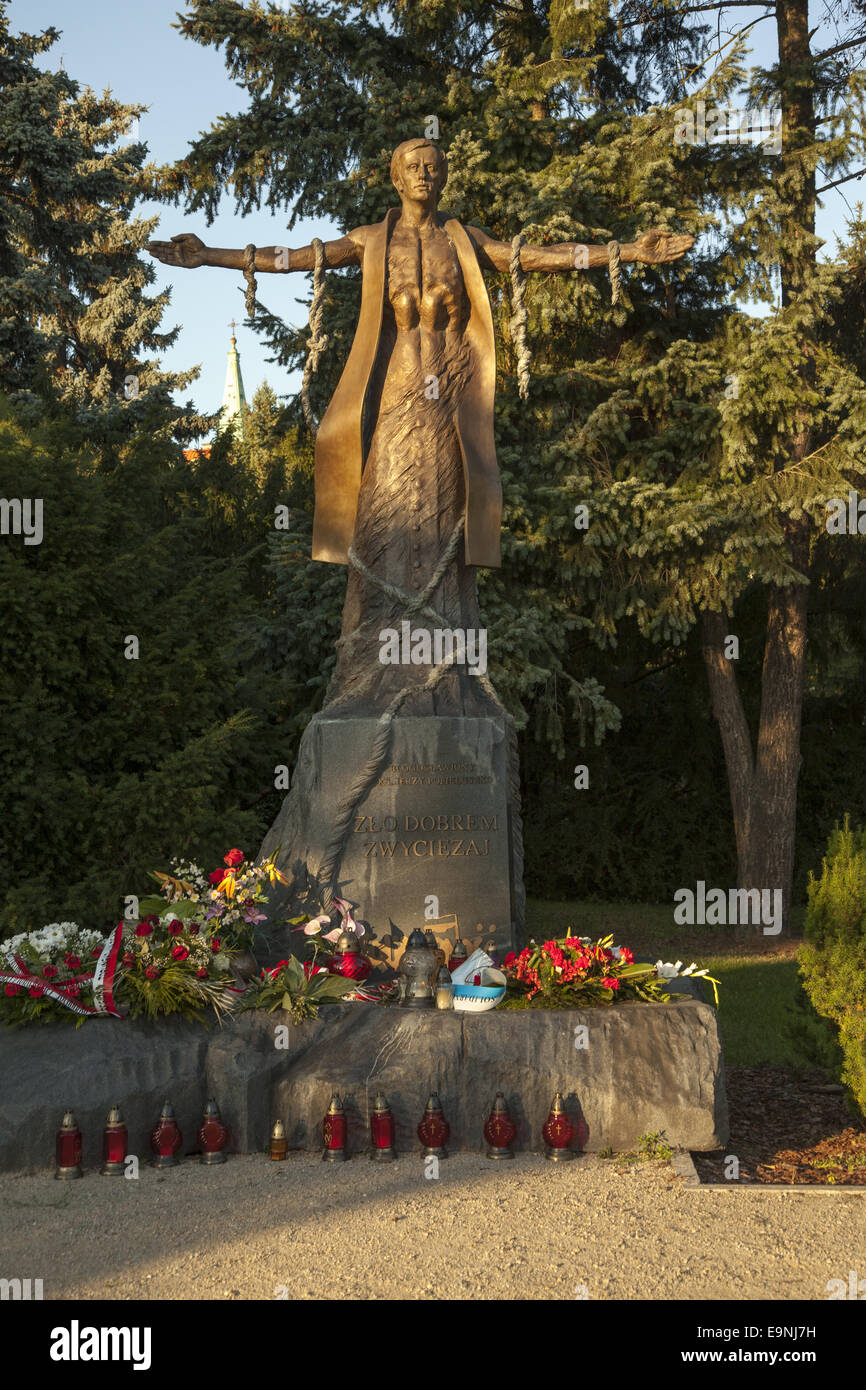 Jerzy Popiełuszko à Monument, le prêtre polonais assassiné en raison de son soutien du mouvement syndical Solidarité en Pologne dans les 1 Banque D'Images