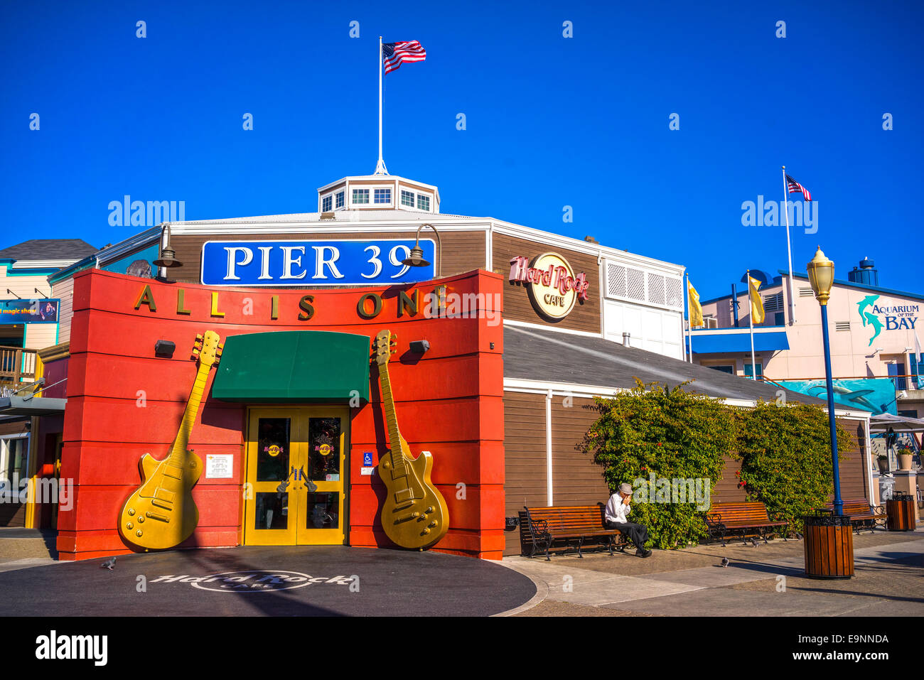 SAN FRANCISCO, CALIFORNIE - 13 décembre : Pier 39, Fisherman's Wharf à San Francisco le 13 décembre 2013. Pier 39 est une destination touristique célèbre Banque D'Images