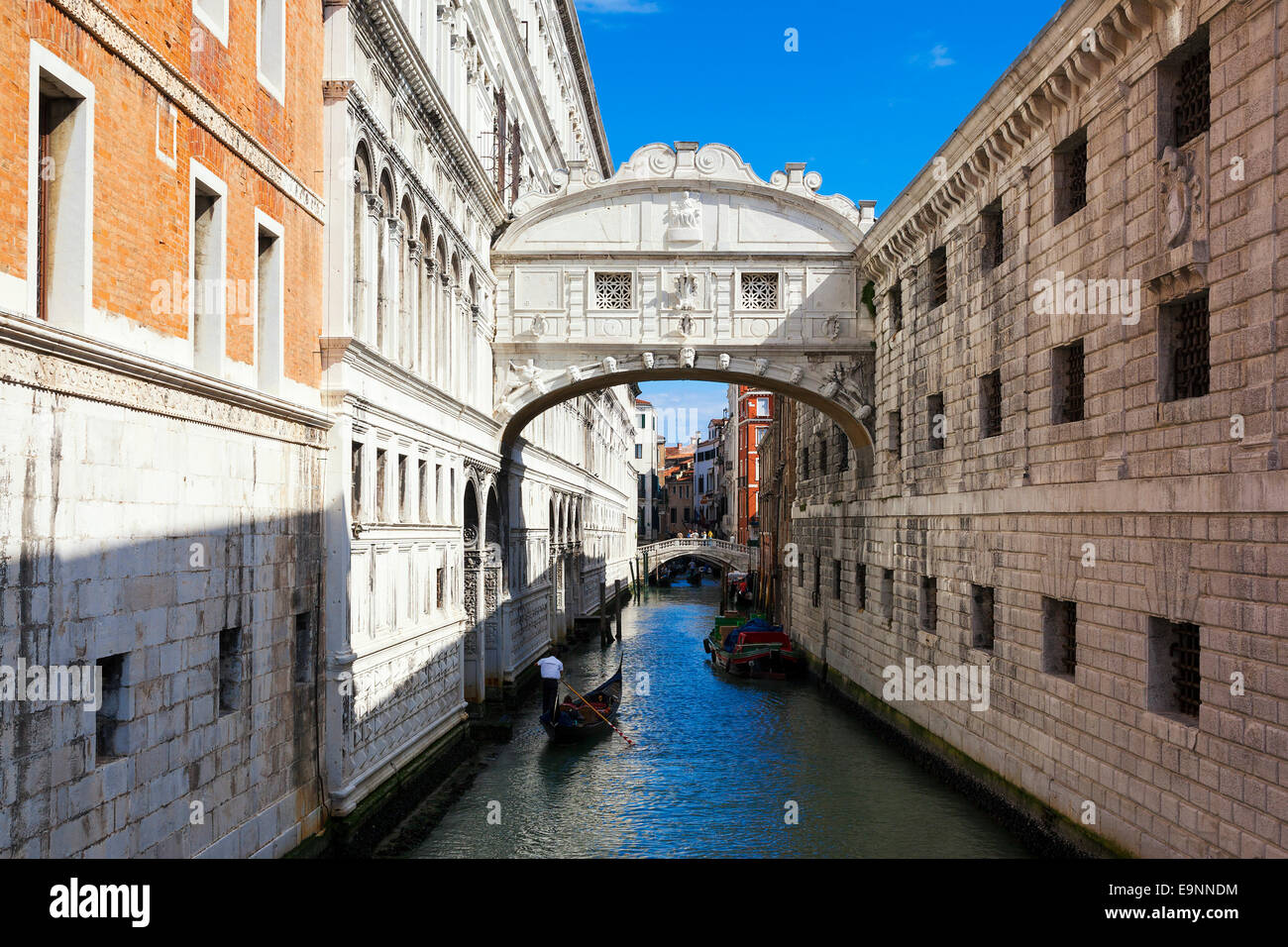 Pont des Soupirs et gondole à Venise, Italie Banque D'Images