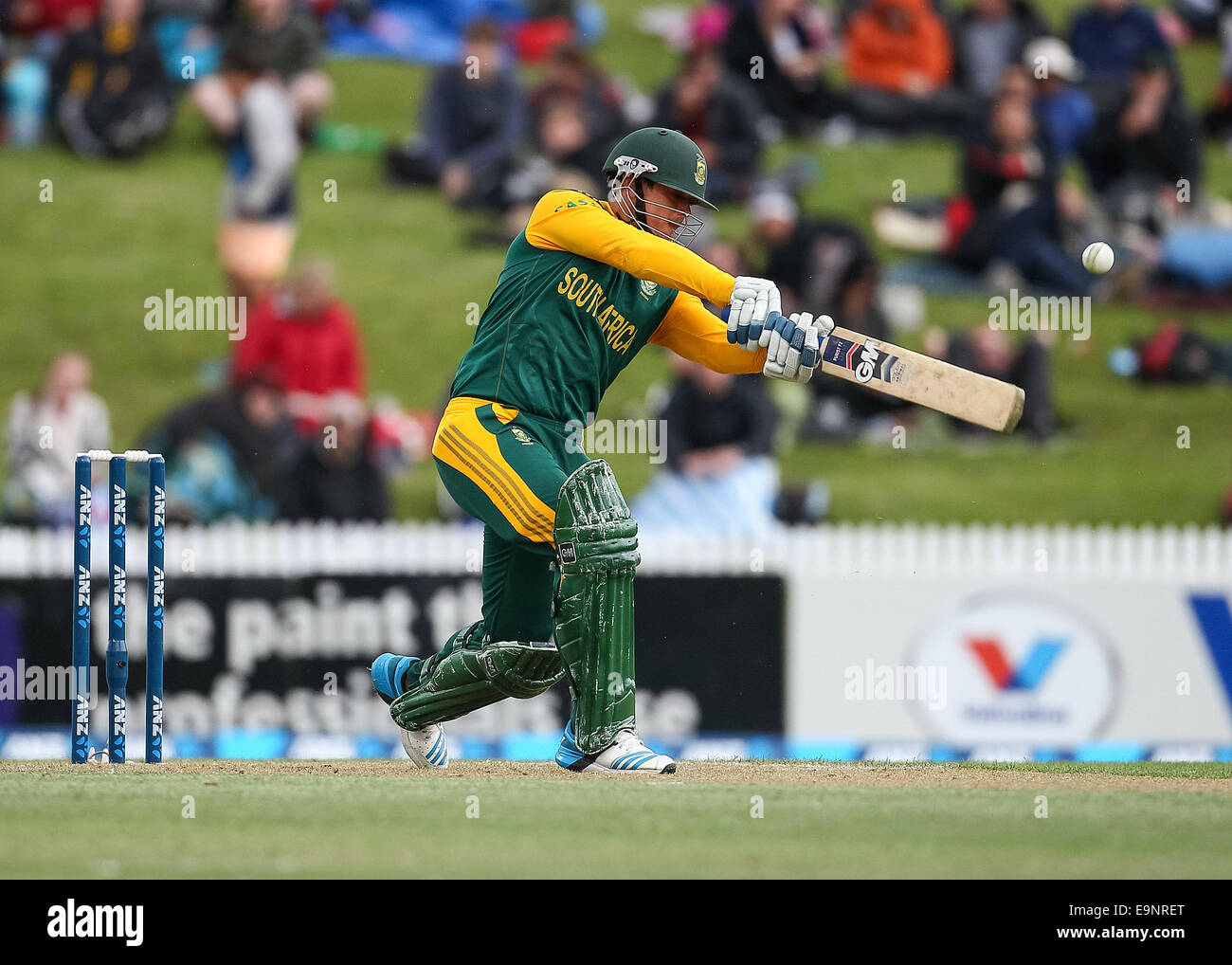 Hamilton, Nouvelle Zélande. 27 Oct, 2014. L'Afrique du sud de Kock Quinton batting au cours de la série internationale d'un jour de l'ANZ, NZ v Afrique du Sud, à Seddon Park, Hamilton, Nouvelle-Zélande © Plus Sport Action/Alamy Live News Banque D'Images