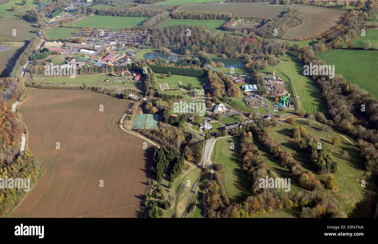Vue aérienne du parc à thème Lightwater Valley près de Ripon, North Yorkshire, UK Banque D'Images