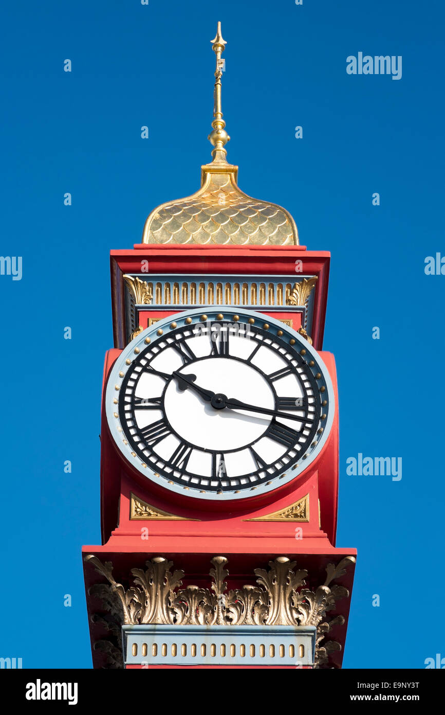 Horloge du jubilé sur Esplanade Weymouth UK érigée en 1887 pour célébrer la 50ème année de la Reine Victoria sur le trône britannique Banque D'Images