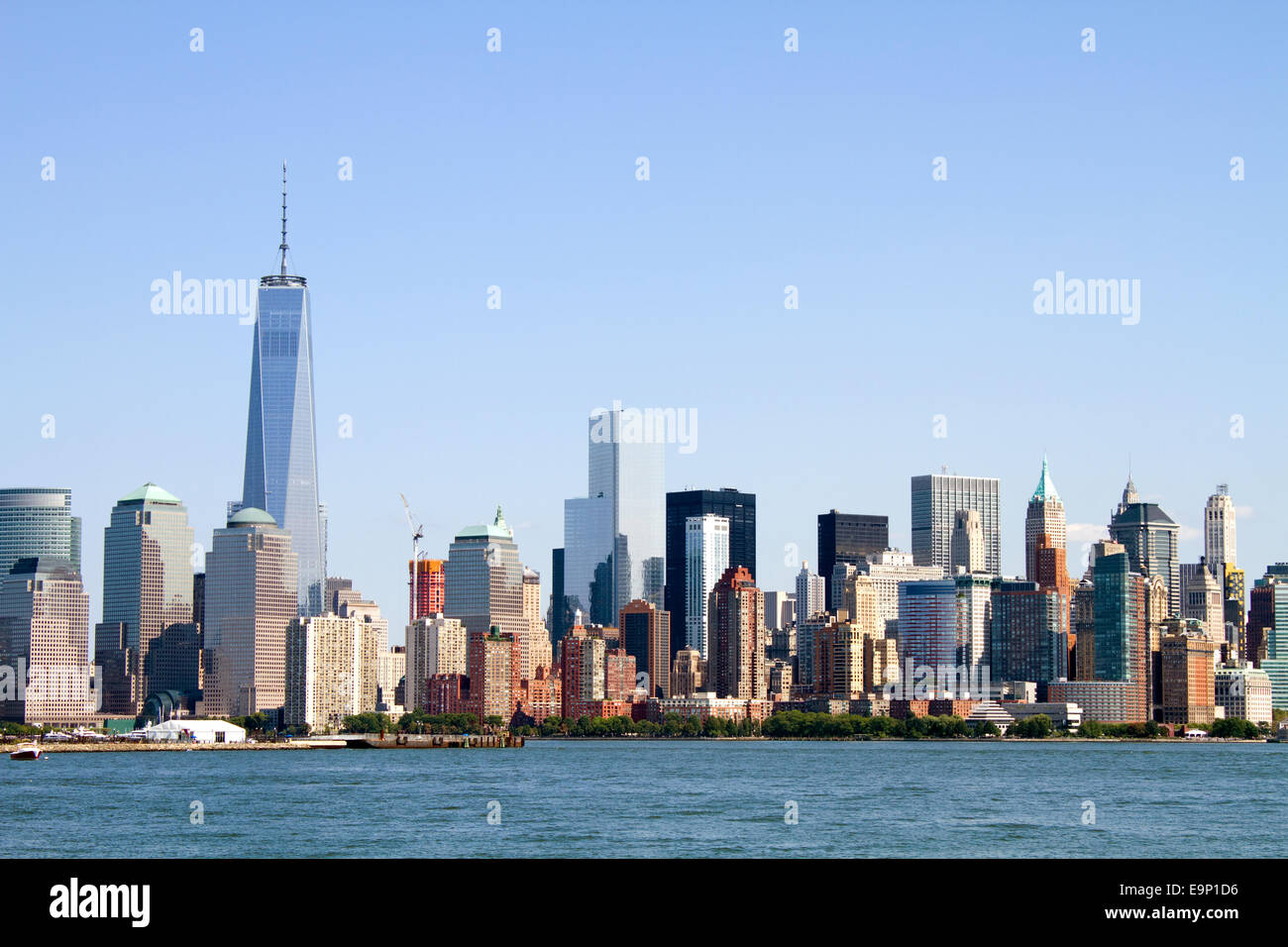 L'horizon de l'île de Manhattan à New York City, New York, USA, comme vu de l'autre côté de la rivière Hudson. Banque D'Images