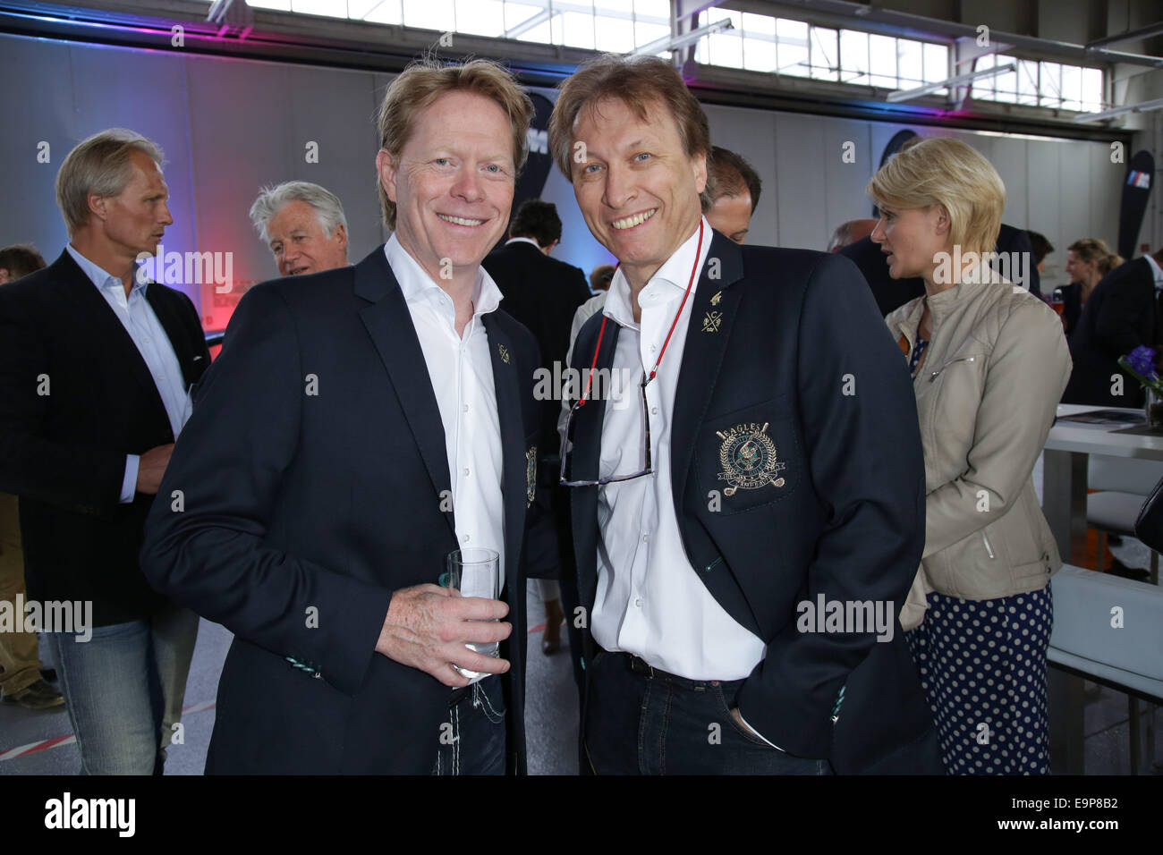 Les célébrités qui fréquentent Eagles Golf Magazine lancement à l'Académie de pilotage BMW comprend : Dieter Thoma,Norbert Schramm Où : Maisach germany, Allemagne Quand : 27 Avr 2014 Banque D'Images