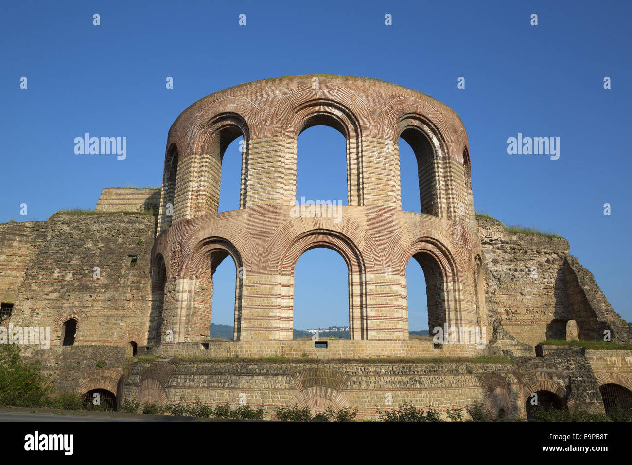 Ruines de thermes romains, Kaiserthermen (Imperial Baths), Trèves, Rhénanie-Palatinat, Allemagne, Mai Banque D'Images