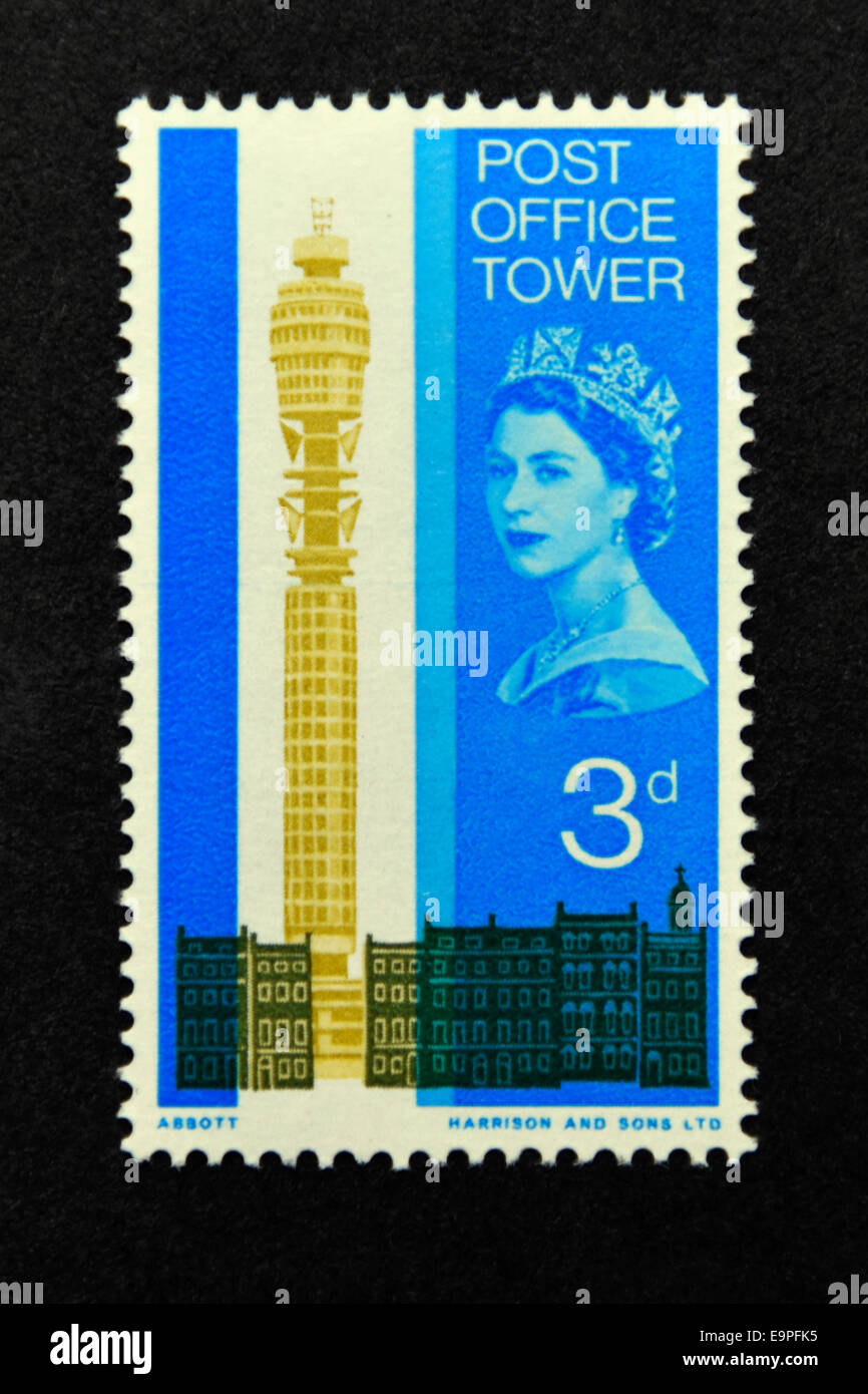 Timbre-poste. La Grande-Bretagne. La reine Elizabeth II. Ouverture de la tour de bureaux de poste. 1965. Banque D'Images