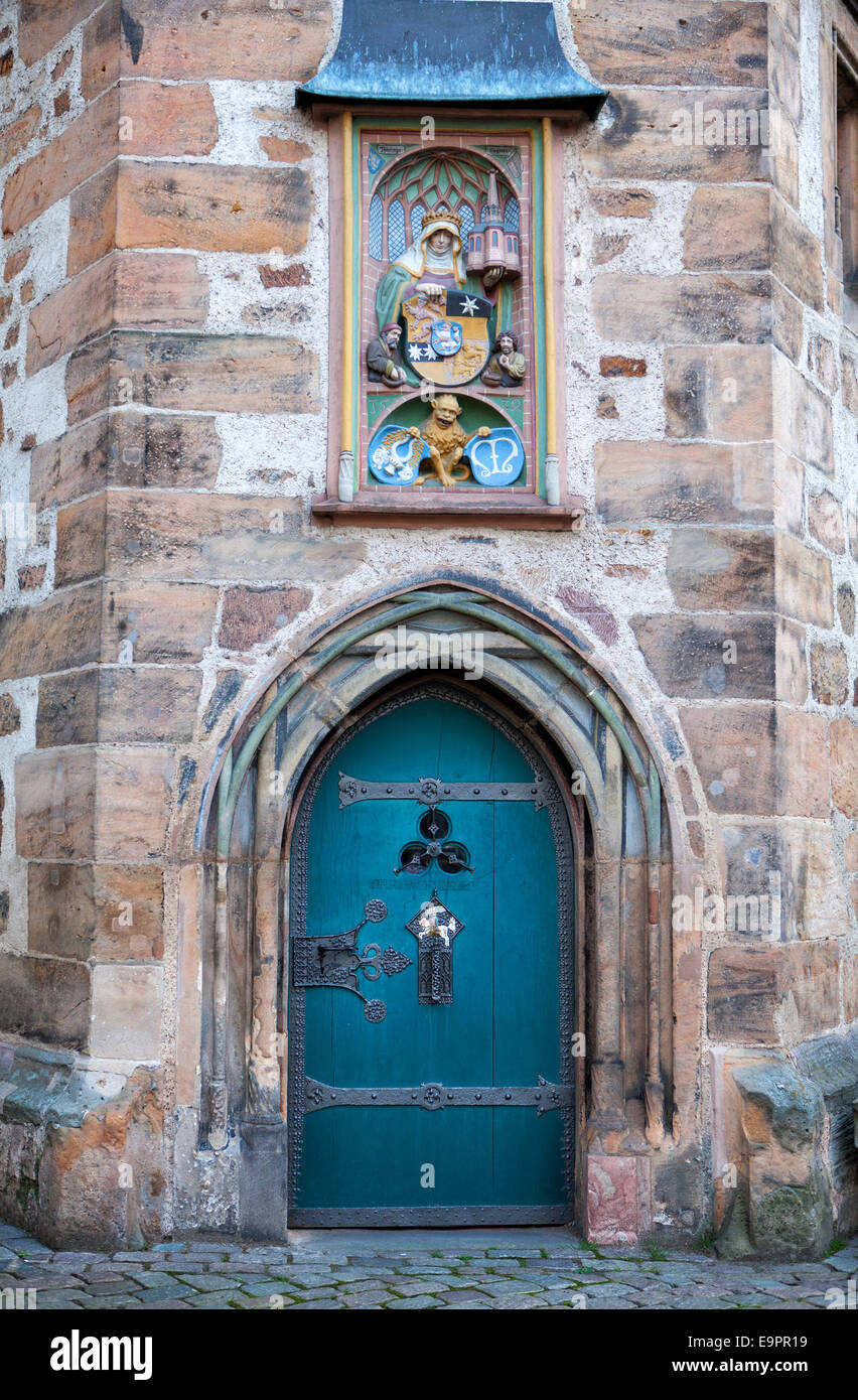L'image de secours de Sainte Elisabeth, Elisabeth de Hongrie, 1207 - 1231, Tour de la renaissance de l'Hôtel de ville historique, Marburg, Allemagne Banque D'Images