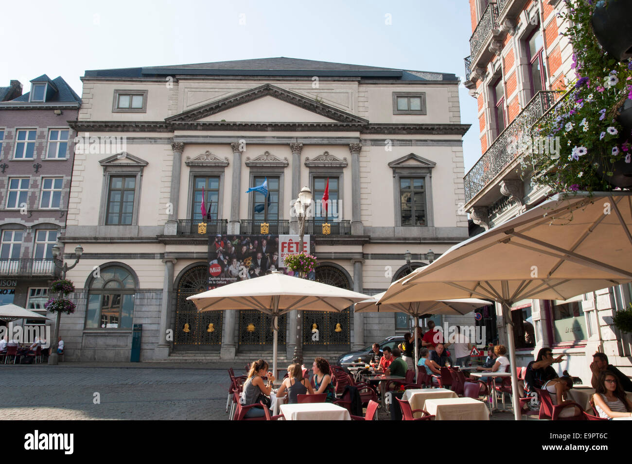 Königliches Theatre, Grand Place, Mons, Hainaut, Wallonie, Belgique, Europe | Théâtre Royal, Grand Place, Mons, Hainaut, Wallon Banque D'Images