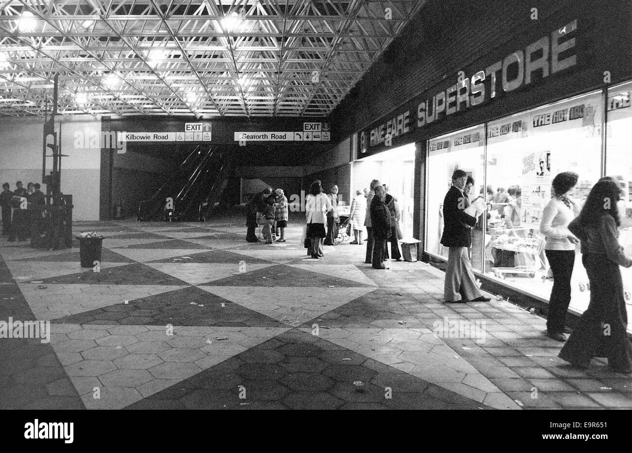 Tarif fine dans le Clyde Superstore, Centre régional, trois jours après l'ouverture du centre en 1978 Banque D'Images