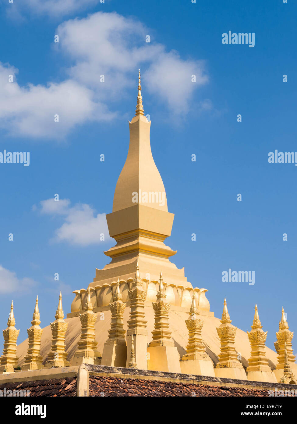 La pagode d'or Wat Pha That Luang à Vientiane, le monument national le plus important au Laos. Banque D'Images