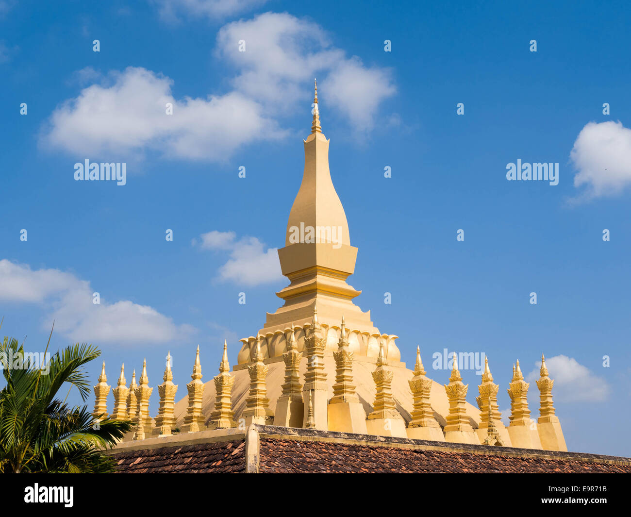 La pagode d'or Wat Pha That Luang à Vientiane, le monument national le plus important au Laos. Banque D'Images