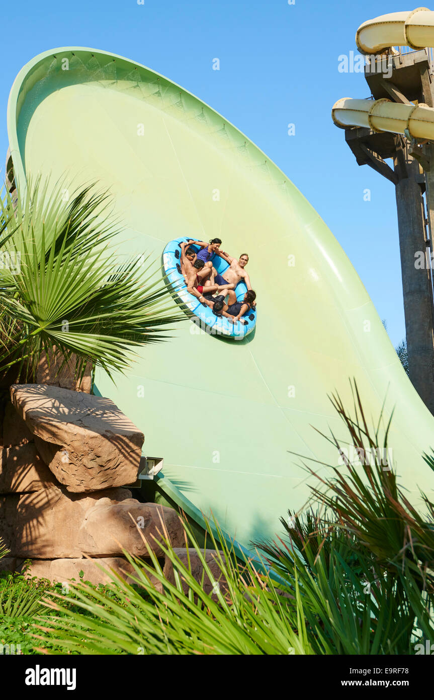 La tour de l'eau Poseidon glisser dans le parc aquatique Aquaventure Atlantis The Palm Jumeirah Island Hotel, Dubai UAE Banque D'Images