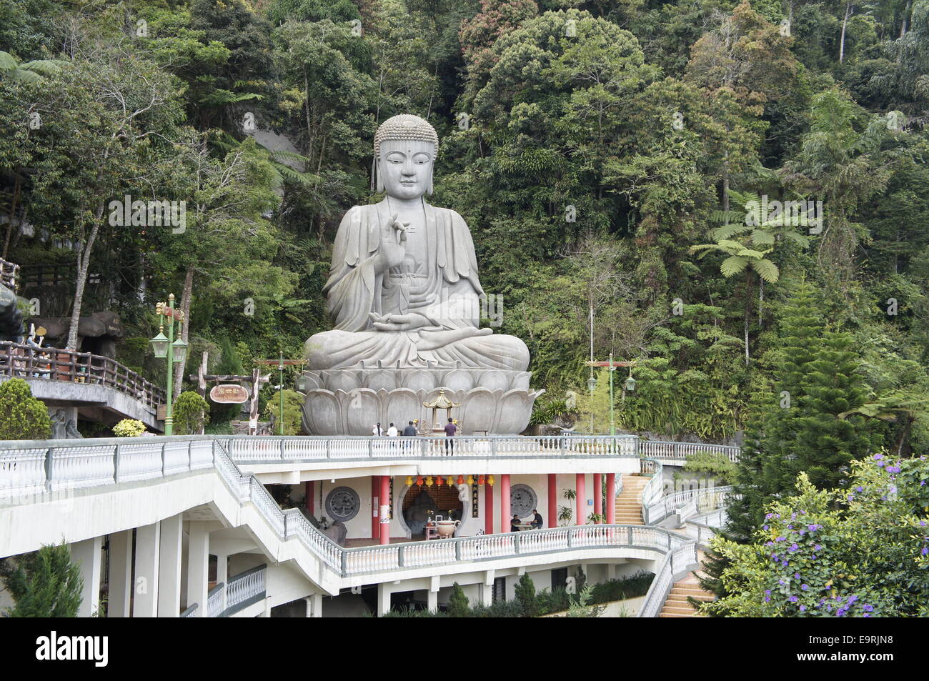 Statue géante de Guan Yin, déesse de la pitié à Chin Swee Temple