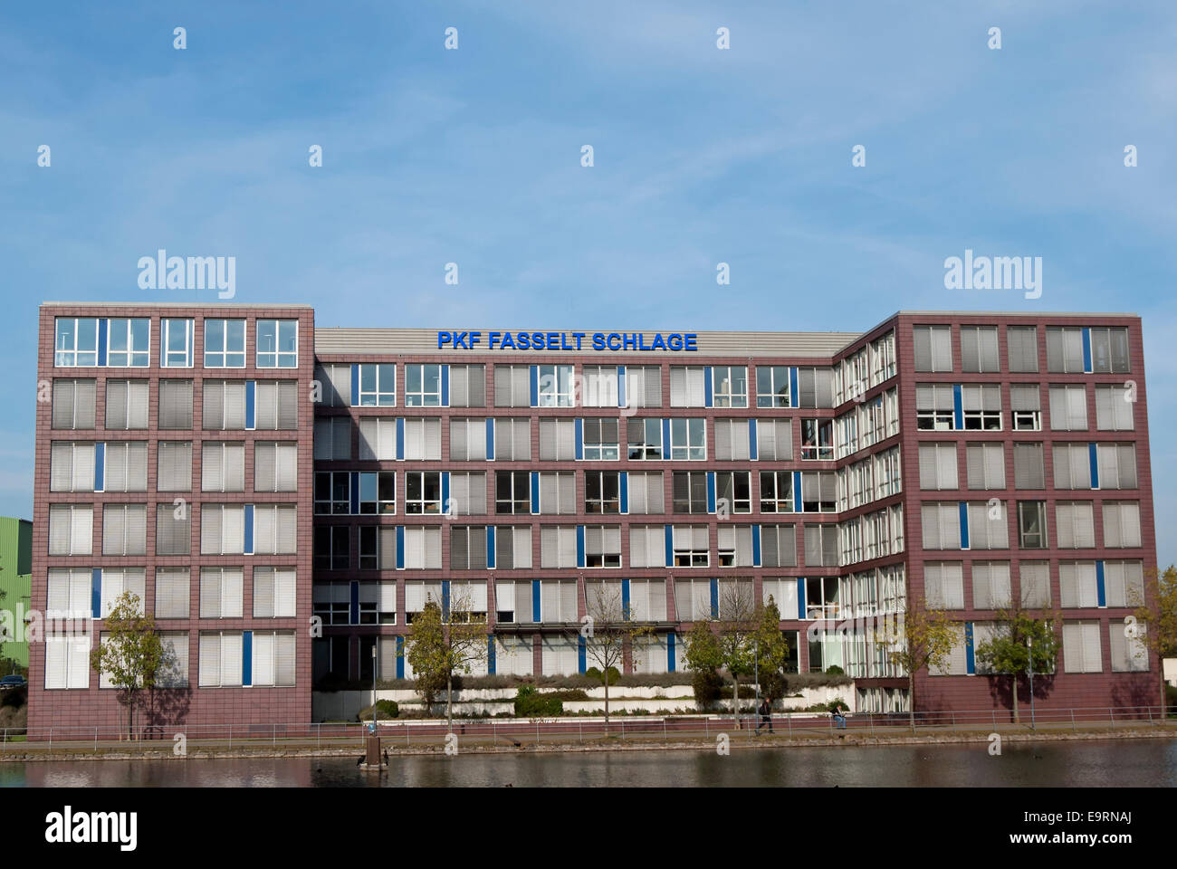 Bureaux de vérification et de conseil pkf société fasselt schlage, sur le port intérieur, ou innenhafen, Duisburg, Allemagne Banque D'Images