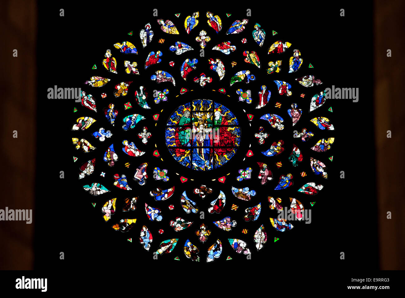 Vitrail rosace dans Basilique de Santa Maria del Mar à Barcelone, Catalogne, Espagne. Banque D'Images