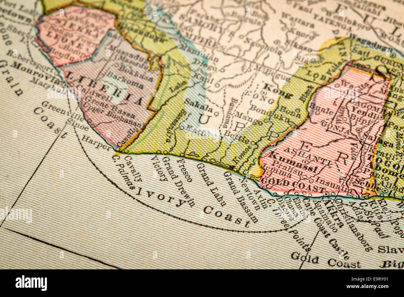 Côte d'ivoire de l'Afrique sur la carte vintage années 1920, selective focus (imprimé en 1926 - copyrights expiré) Banque D'Images Côte d'ivoire de l'Afrique sur la carte vintage années 1920, selective focus (imprimé en 1926 - copyrights expiré) Banque D'Images