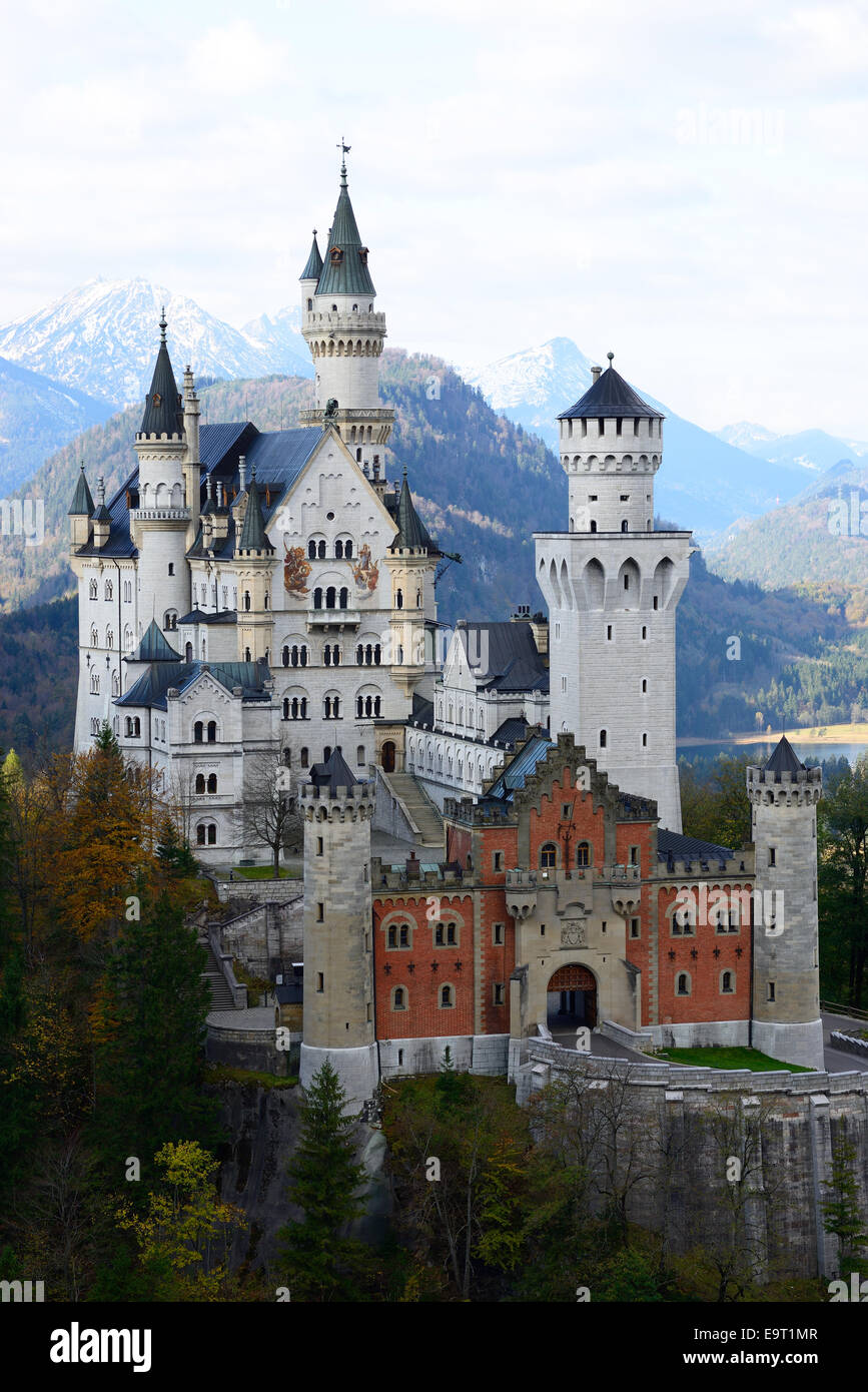 Château de Neuschwanstein vu de l'est.Hohenschwangau, Füssen, Bavière, Allemagne. Banque D'Images