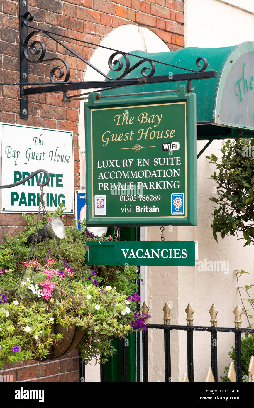 Guest house accommodation sign Banque D'Images