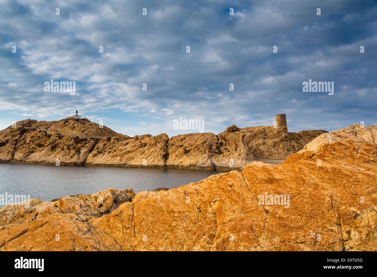 Coucher de soleil sur la côte de l'Ile Rousse, Corse Photo Stock - Alamy