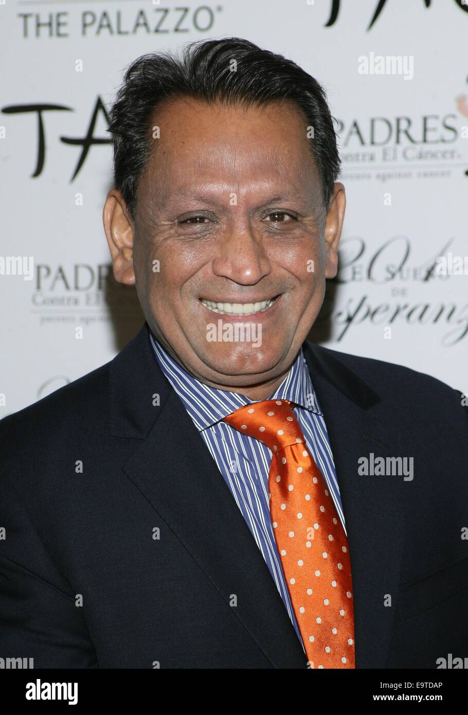 Las Vegas, NV, USA. 1er novembre 2014. Los Angeles Conseiller municipal Gilbert Cedillo aux arrivées de Padres Contra el Cancer's 14th Annual El Sueno De Esperanza Célébration, TAO Beach au Venetian Resort Hotel Casino, Las Vegas, NV 1 Novembre, 2014. Credit : James Atoa/Everett Collection/Alamy Live News Banque D'Images