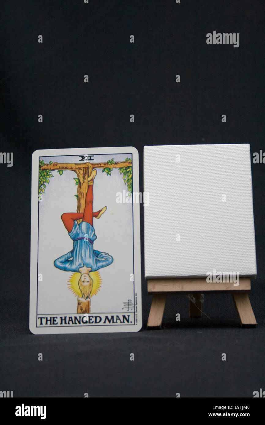 Le Pendu carte de tarot. Banque D'Images