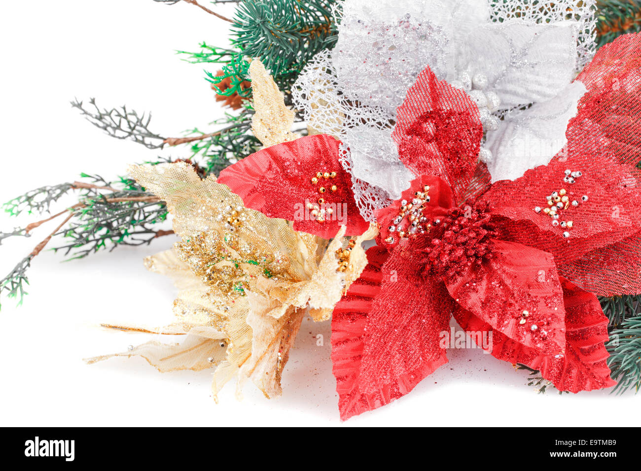 Décoration de Noël avec des fleurs et sapin-branche d'arbre. Banque D'Images