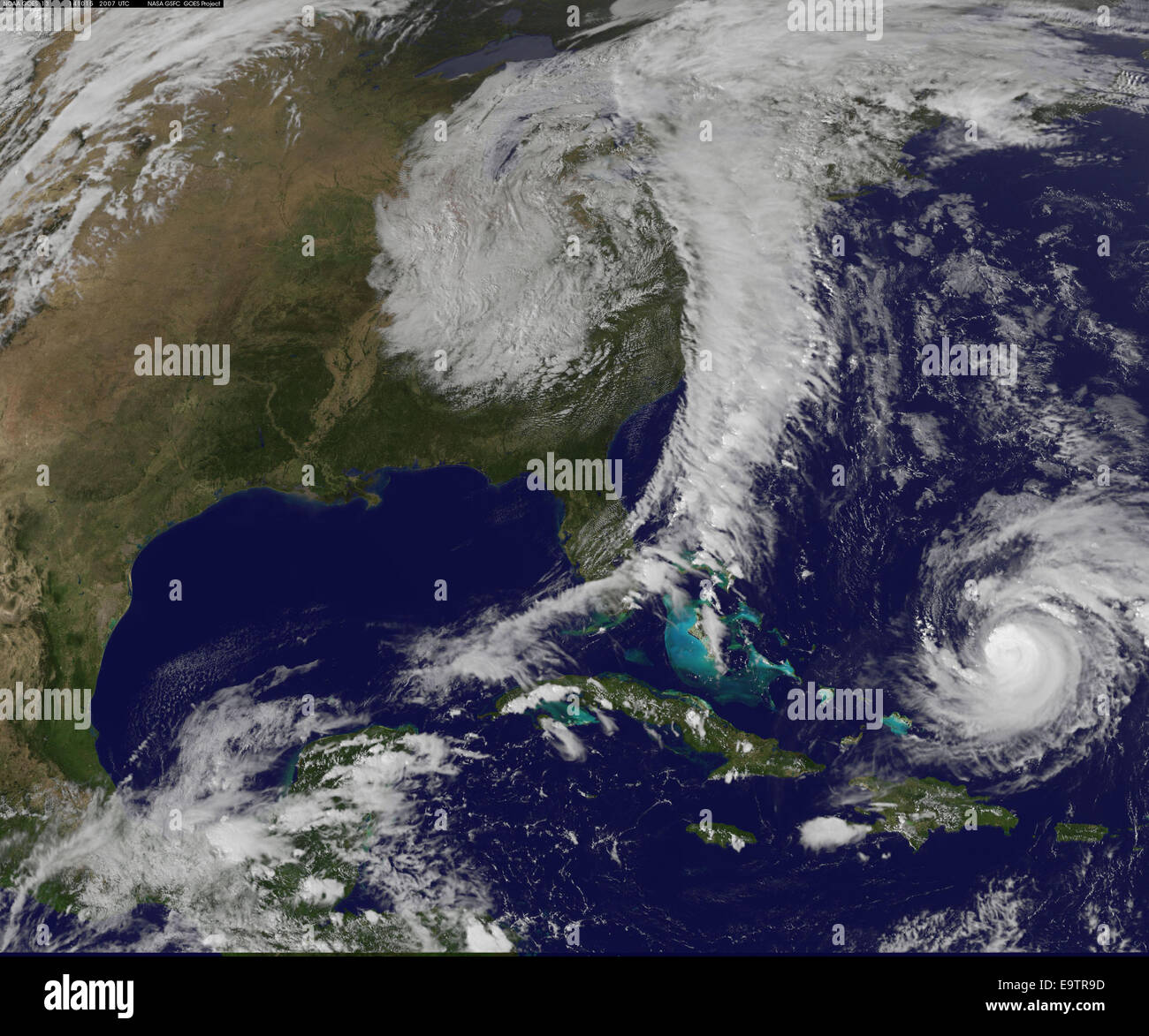 Un satellite observe le développement de l'ouragan Gonzalo, le premier ouragan majeur dans l'Atlantique en trois ans. Les données recueillies aident à prévoir et à comprendre les tendances des ouragans dans l'Atlantique. Banque D'Images Un satellite observe le développement de l'ouragan Gonzalo, le premier ouragan majeur dans l'Atlantique en trois ans. Les données recueillies aident à prévoir et à comprendre les tendances des ouragans dans l'Atlantique. Banque D'Images