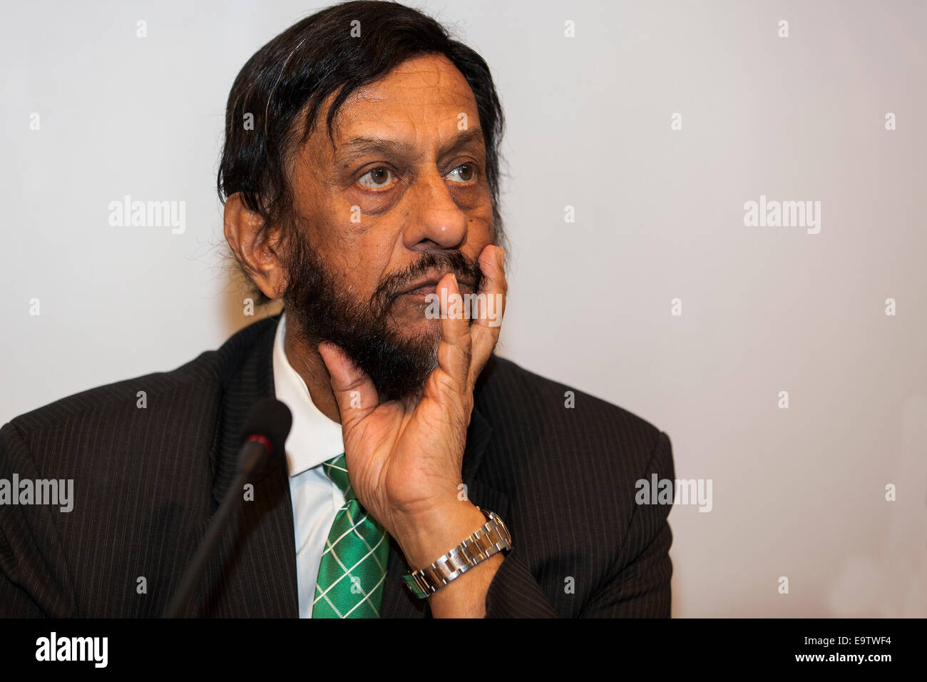 Copenhague, Danemark. 09Th Nov, 2014. M. Rajendra Pachauri, Président du Groupe des Nations Unies sur le climat (GIEC), photographié à la conférence de presse du GIEC à Copenhague, où les rapports de synthèse basé sur le 5ème rapport d'évaluation, a été présenté à la presse. Credit : OJPHOTOS/Alamy Live News Banque D'Images